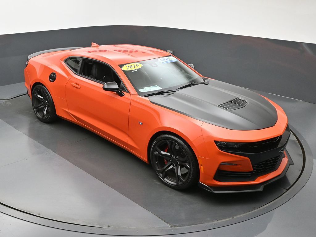 2019 Chevrolet Camaro SS photo 2