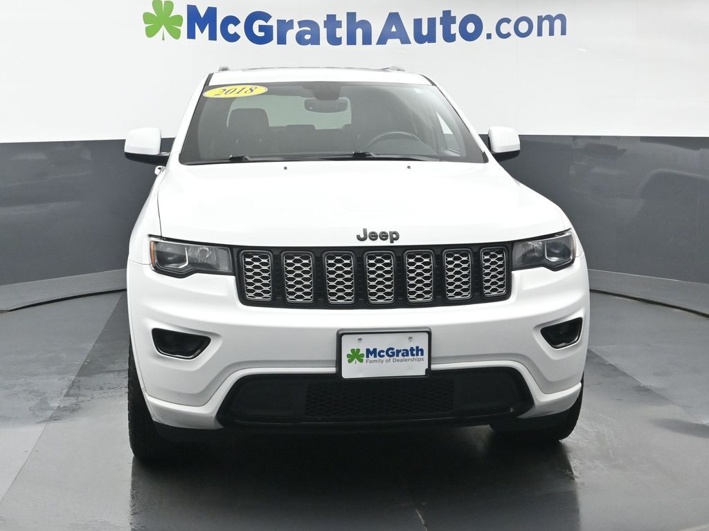 2018 Jeep Grand Cherokee Altitude photo 2