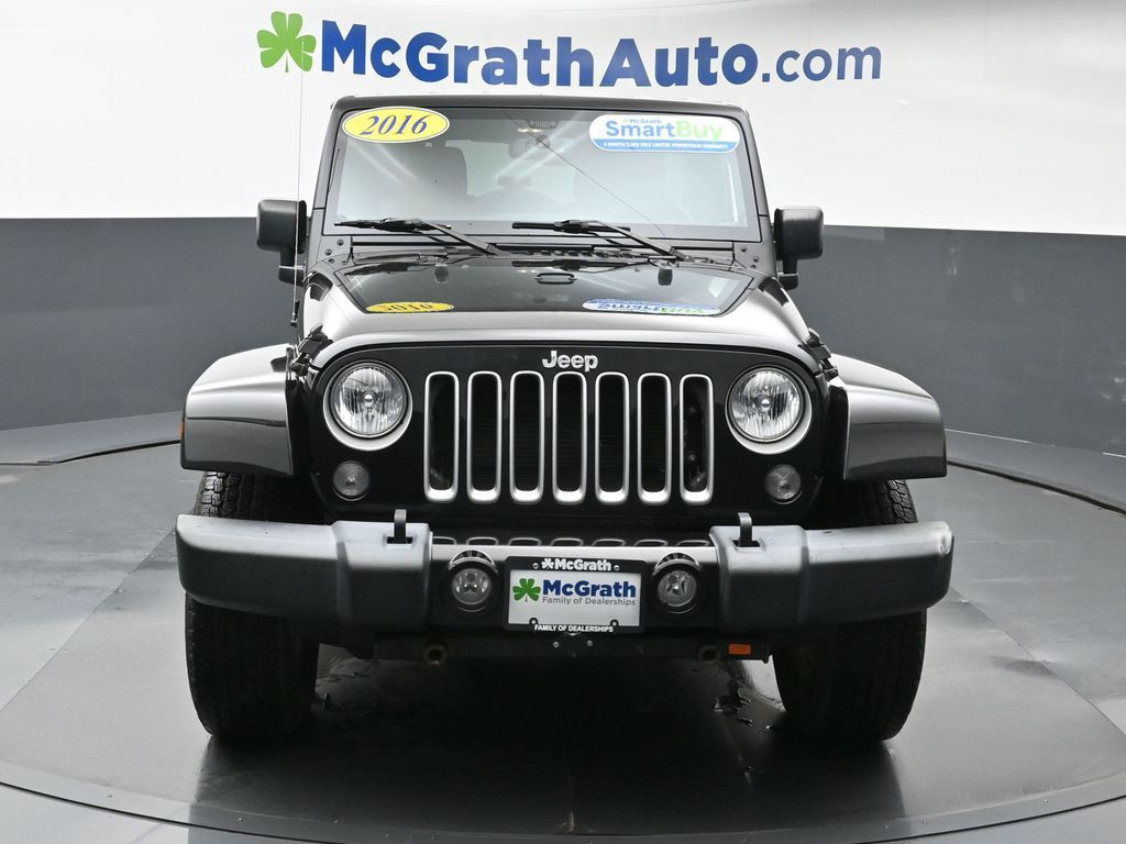 2016 Jeep Wrangler Unlimited Sahara photo 3