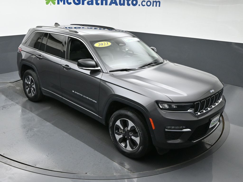 2023 Jeep Cherokee 4xe photo 2