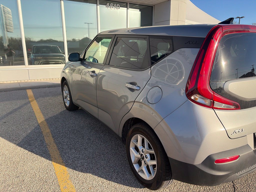 Certified 2022 Kia Soul LX Hatchback