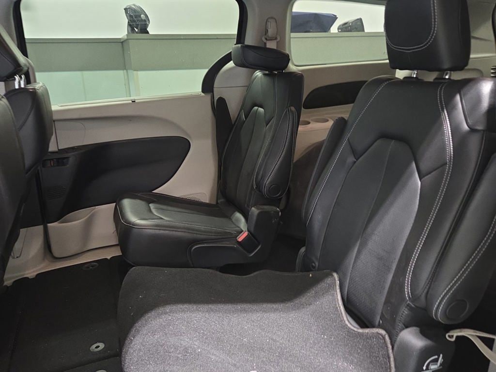 Certified 2023 Chrysler Pacifica Touring L Minivan/Van