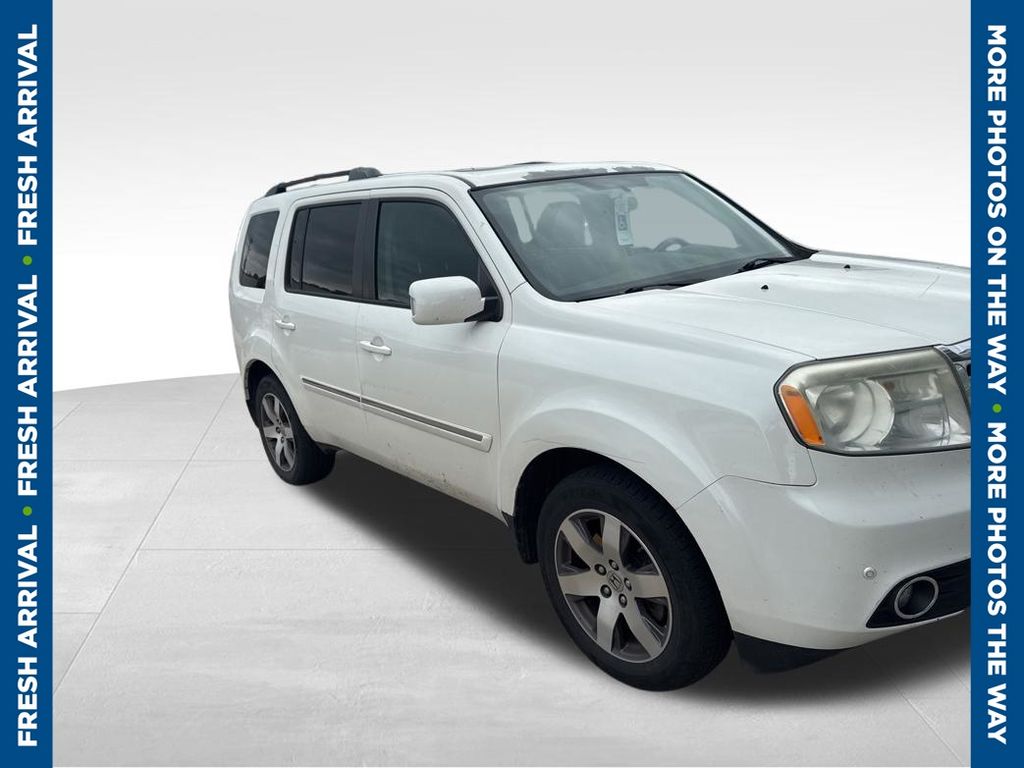 2013 Honda Pilot Touring 4WD w/ NAVI and RES's photo
