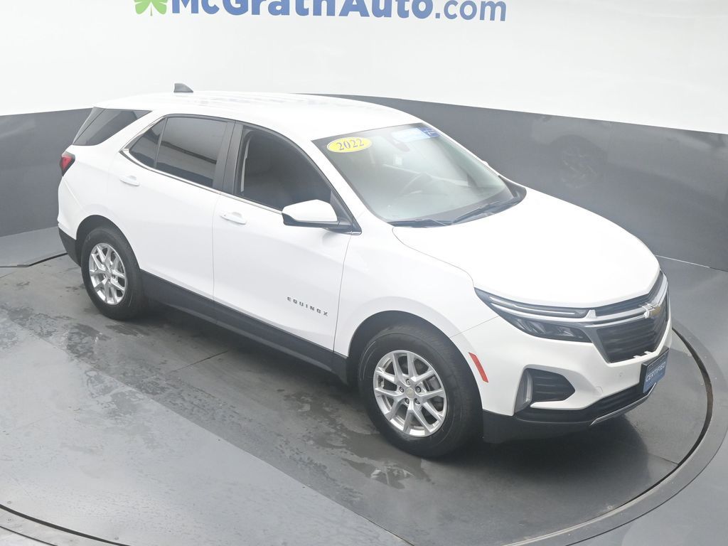2022 Chevrolet Equinox LT photo 2