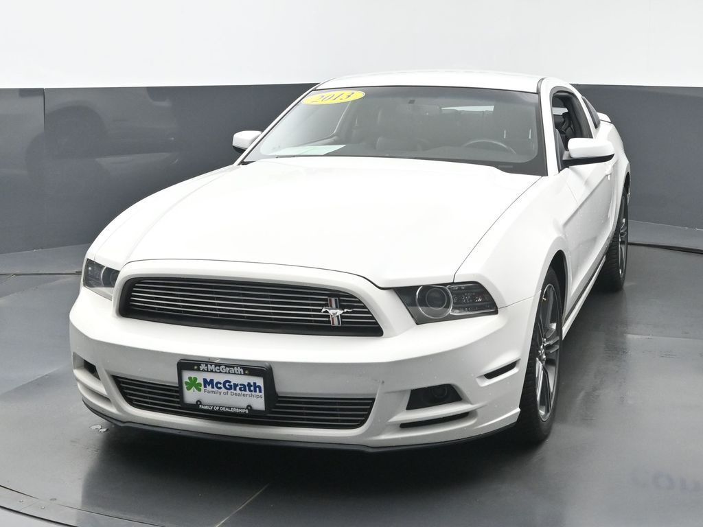 2013 Ford Mustang V6 Premium photo 4