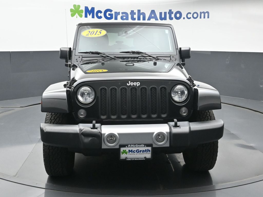 2015 Jeep Wrangler Unlimited Sahara photo 3