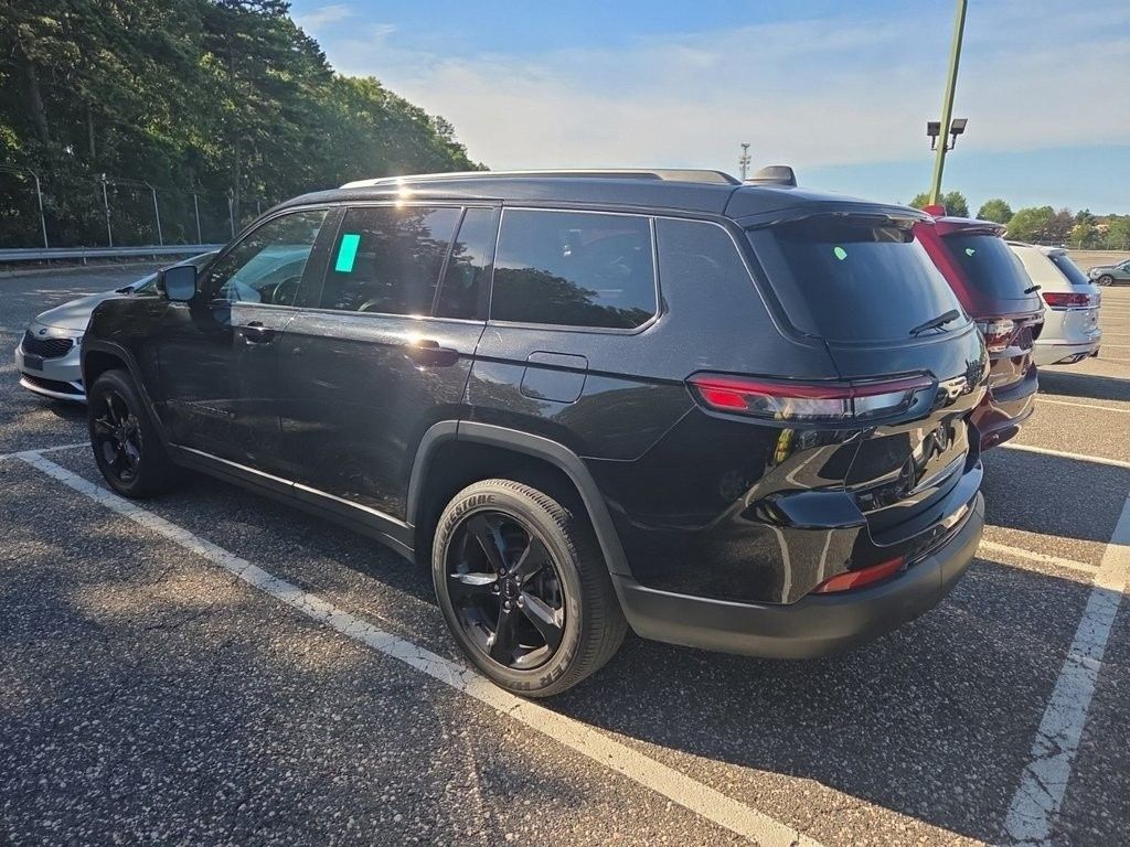 2022 Jeep Grand Cherokee Altitude photo 4