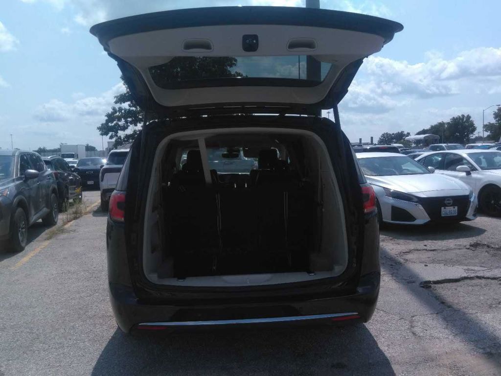 Certified 2024 Chrysler Pacifica Touring L Minivan/Van