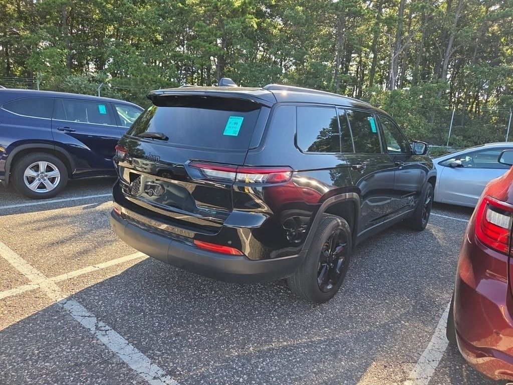 2022 Jeep Grand Cherokee Altitude photo 3