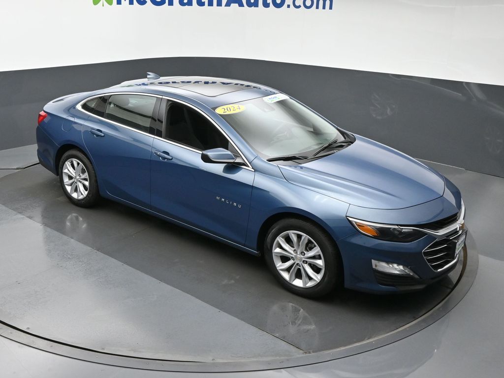 2024 Chevrolet Malibu 1LT photo 2