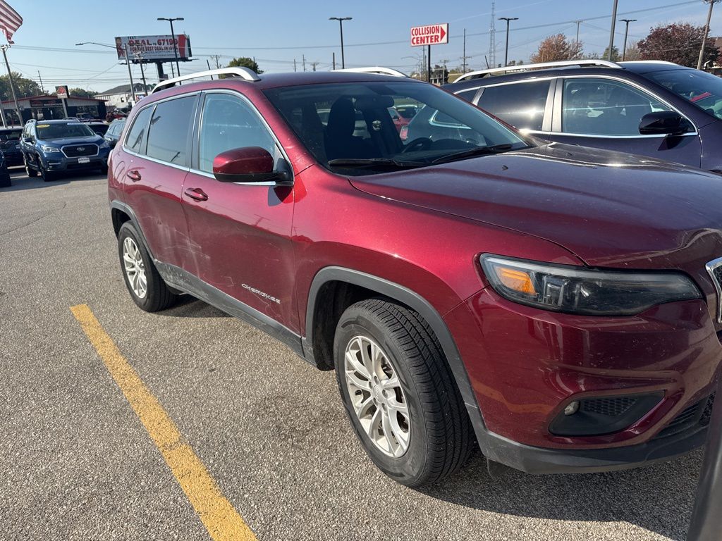 2019 Jeep Cherokee Latitude photo 2