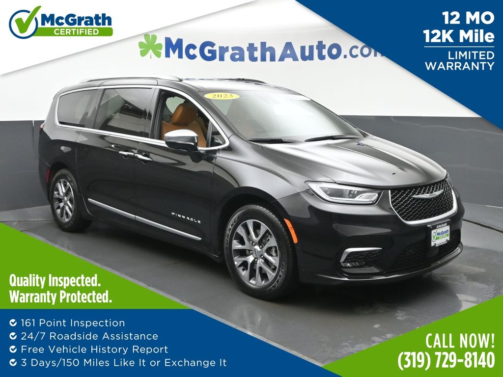 2023 Chrysler Pacifica Hybrid Pinnacle Hybrid's photo