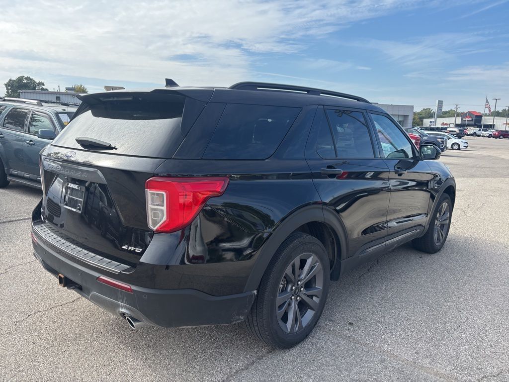 2023 Ford Explorer XLT photo 4