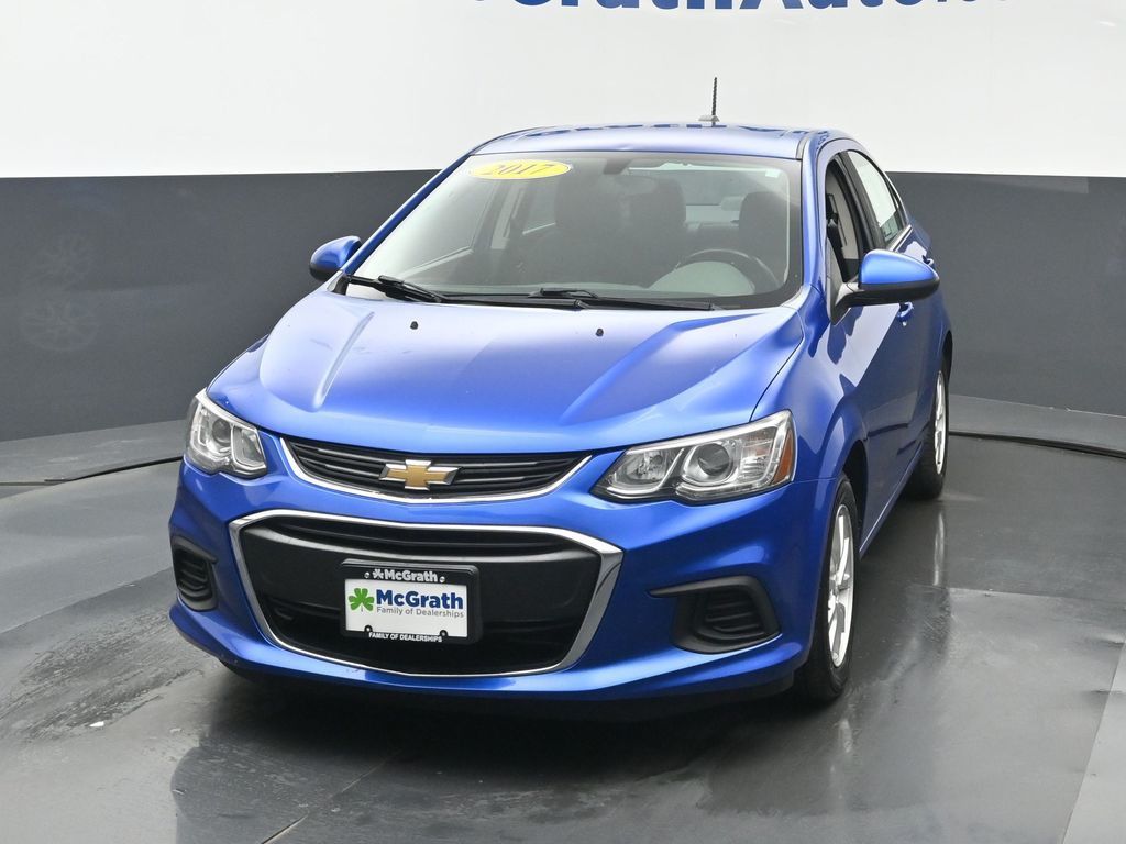2017 Chevrolet Sonic LT photo 4