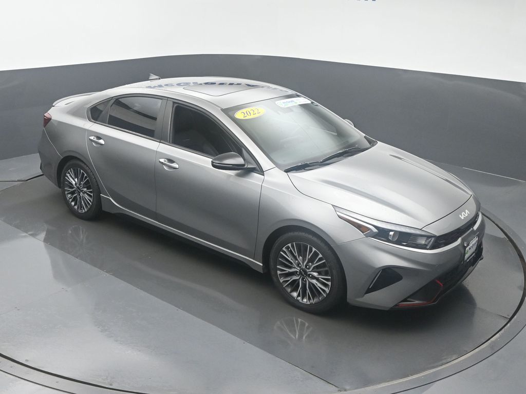 2022 Kia Forte GT-Line photo 2