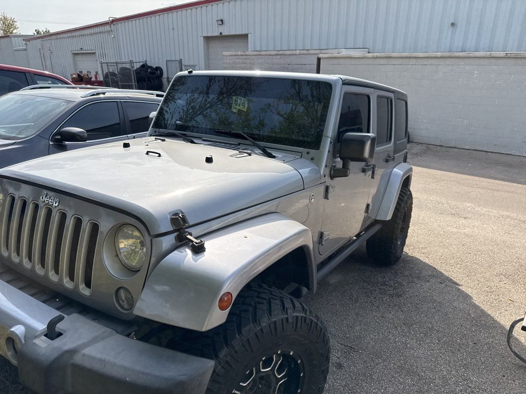 2016 Jeep Wrangler Unlimited Sahara photo 3