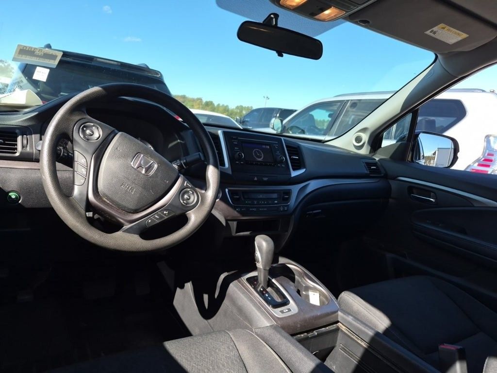 2019 Honda Ridgeline Sport photo 4