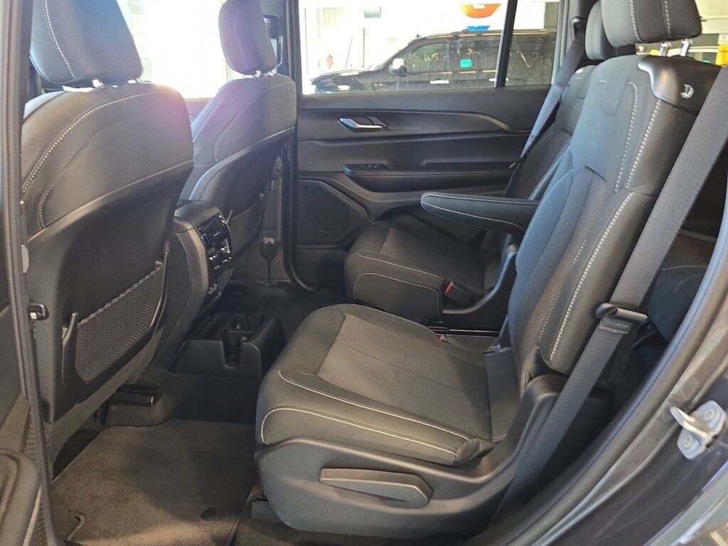 Certified 2025 Jeep Grand Cherokee L Laredo SUV