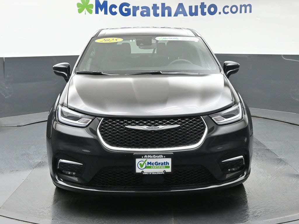 Certified 2025 Chrysler Pacifica Select Minivan/Van