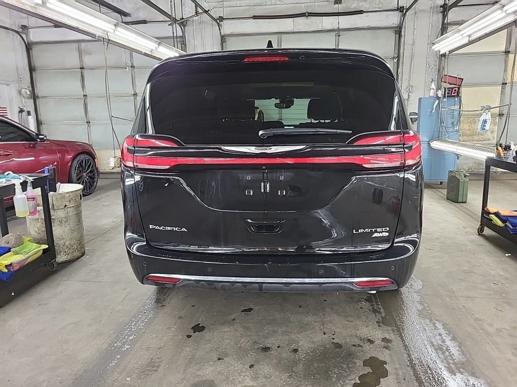 Certified 2026 Chrysler Pacifica Limited Minivan/Van