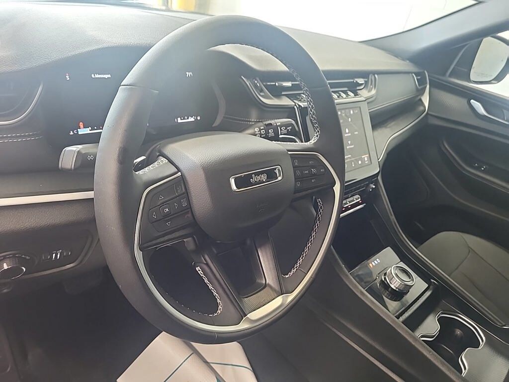 Certified 2025 Jeep Grand Cherokee L Laredo SUV