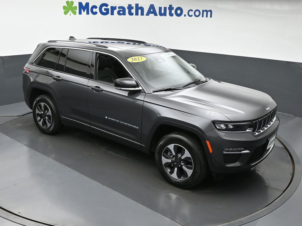 2023 Jeep Grand Cherokee 4xe photo 2
