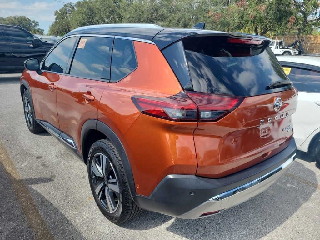2021 Nissan Rogue Platinum photo 2