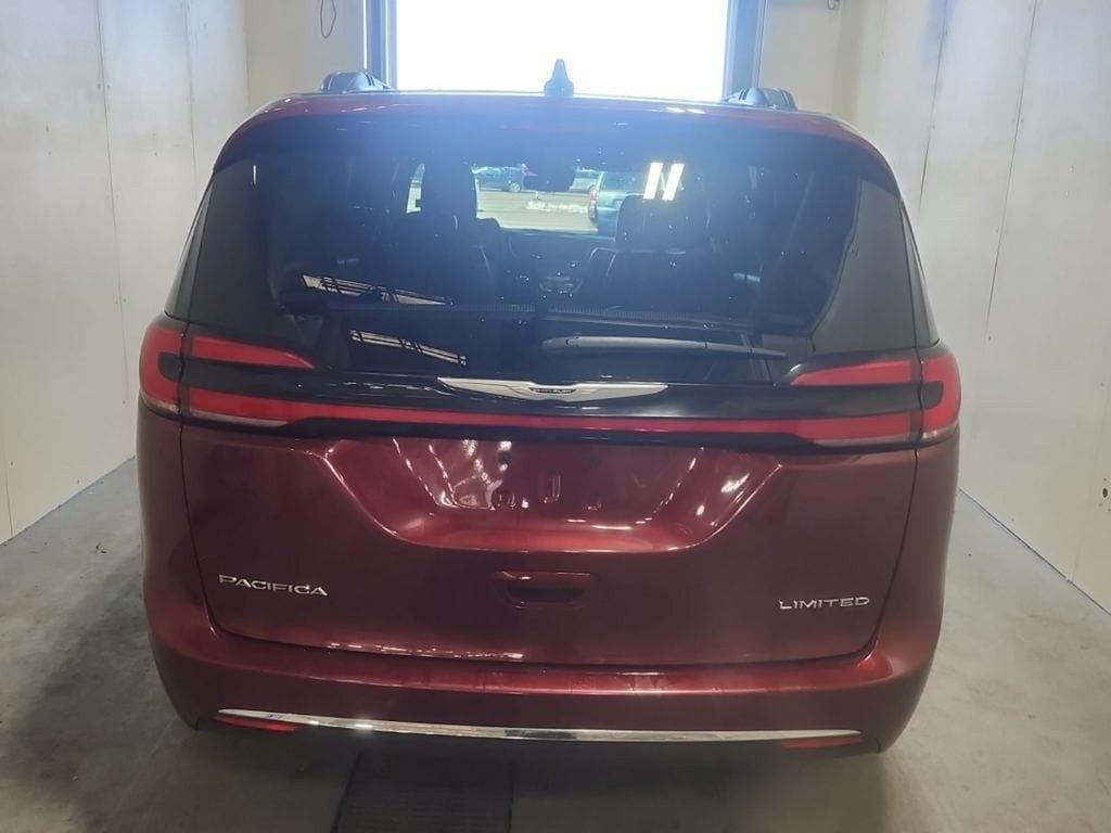 Certified 2023 Chrysler Pacifica Limited Minivan/Van