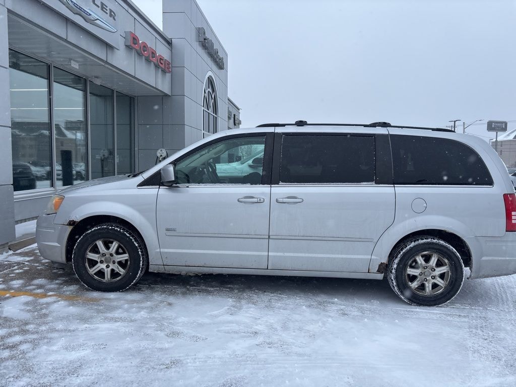 Used 2008 Chrysler Town & Country Touring Minivan/Van