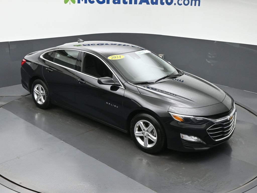 2024 Chevrolet Malibu 1LT photo 2