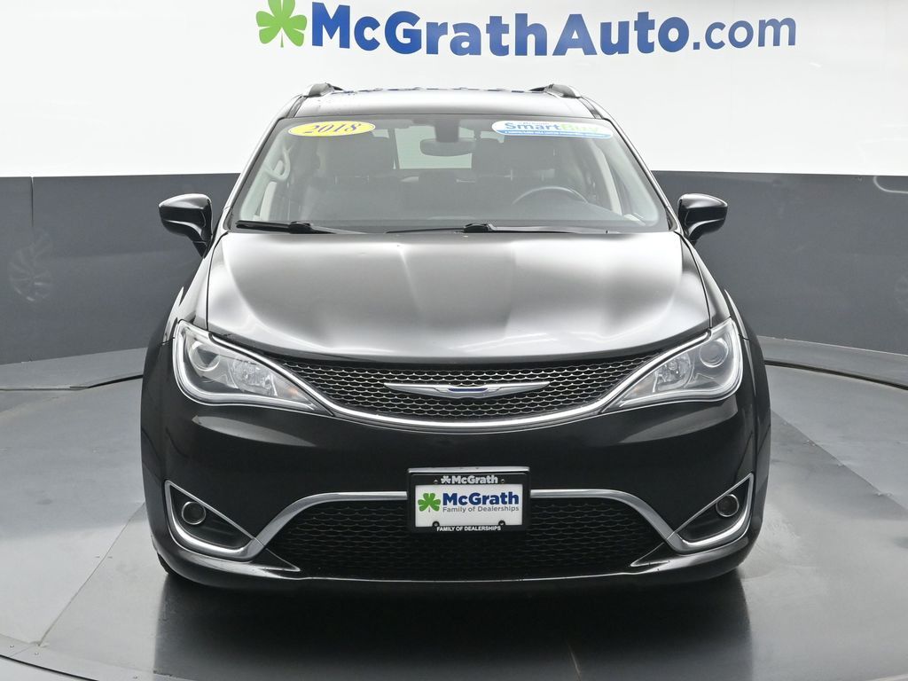 2018 Chrysler Pacifica Touring L photo 3
