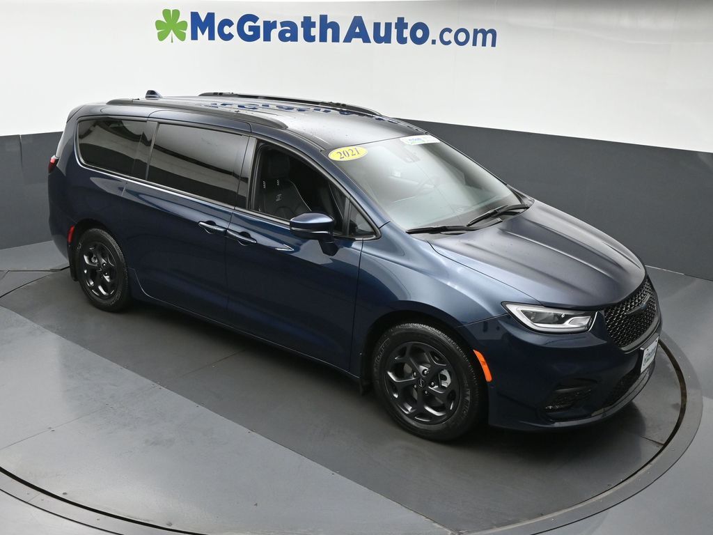 2021 Chrysler Pacifica Hybrid Limited photo 2