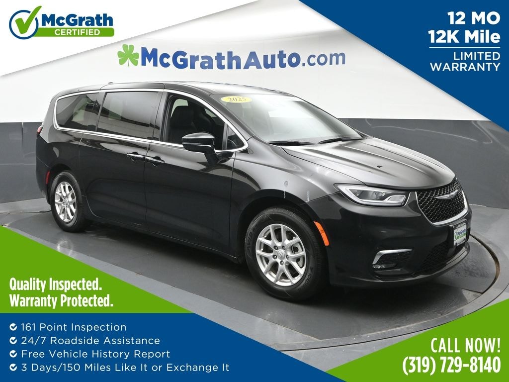 Certified 2025 Chrysler Pacifica Select Minivan/Van