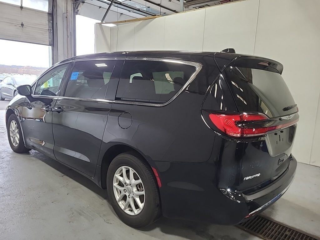 Certified 2024 Chrysler Pacifica Touring L Minivan/Van
