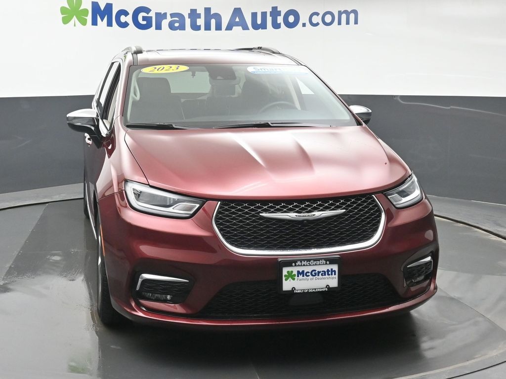 Certified 2023 Chrysler Pacifica Limited Minivan/Van