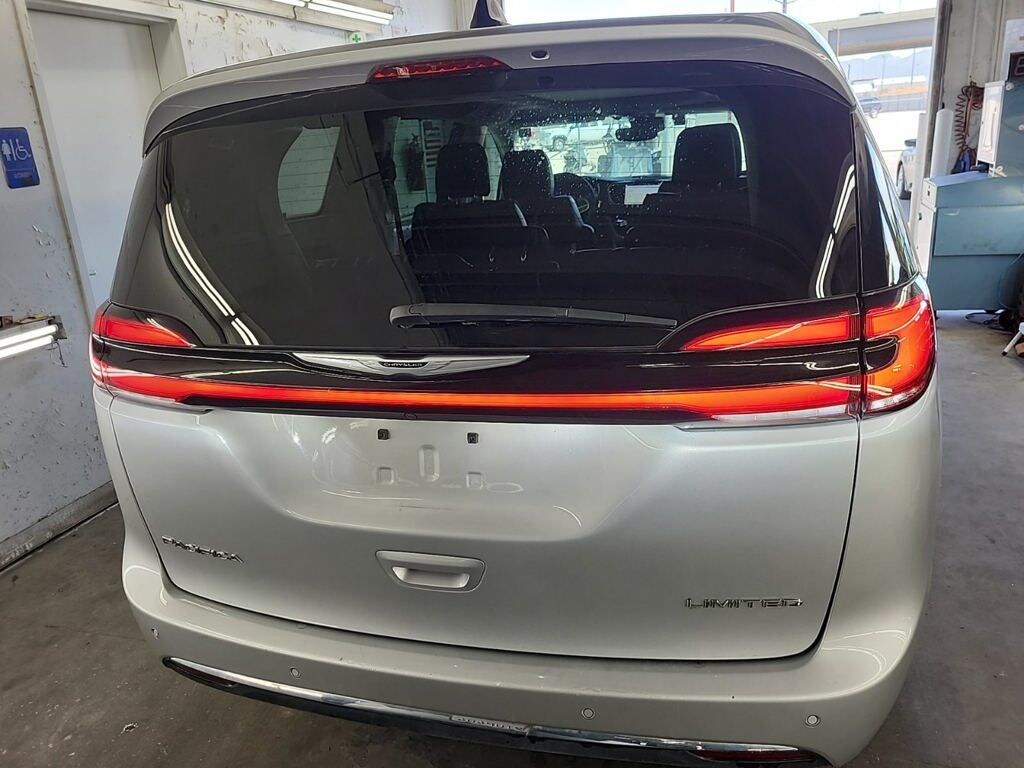 Certified 2024 Chrysler Pacifica Limited Minivan/Van