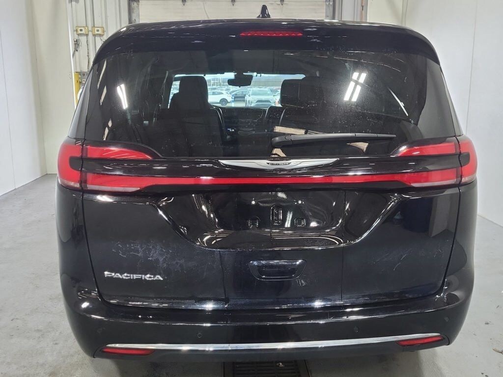 Certified 2024 Chrysler Pacifica Touring L Minivan/Van