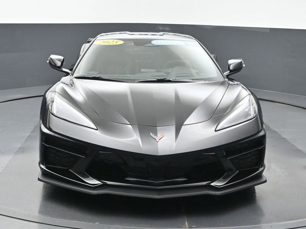 2025 Chevrolet Corvette Stingray 2LT photo 2