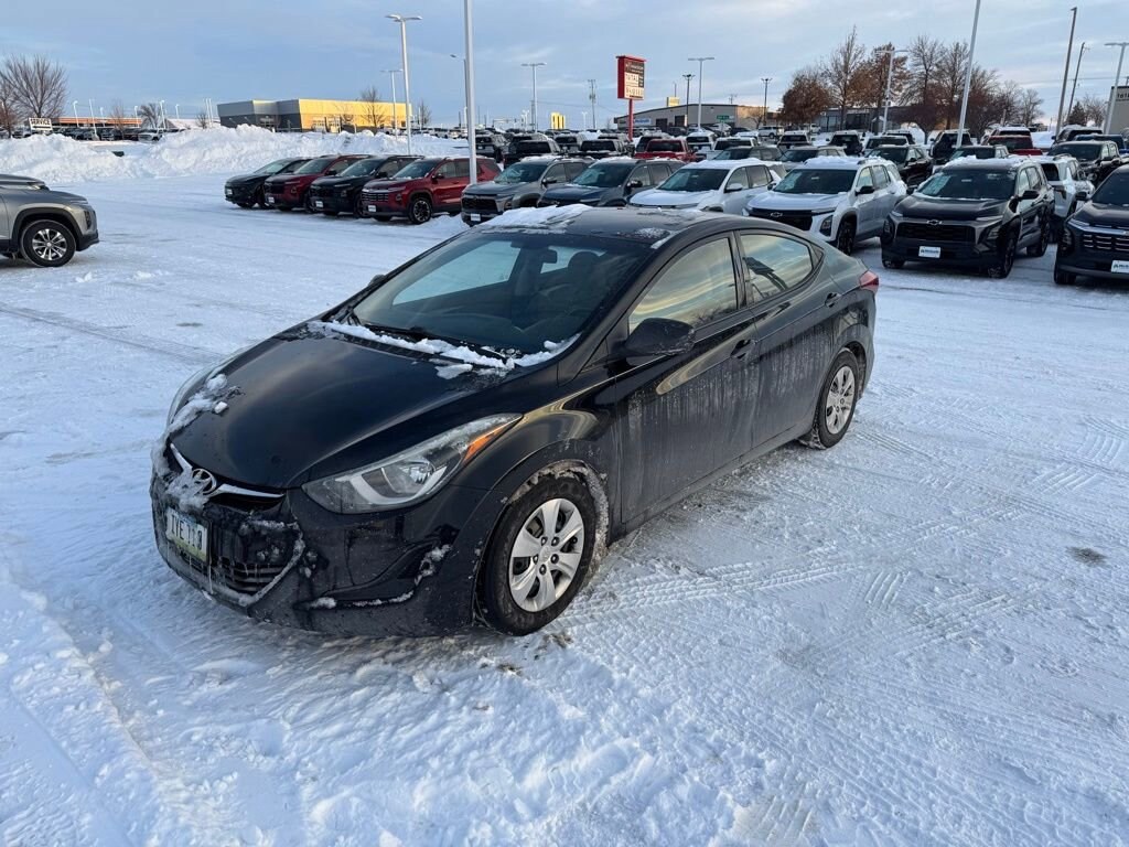 Used 2016 Hyundai Elantra SE Sedan