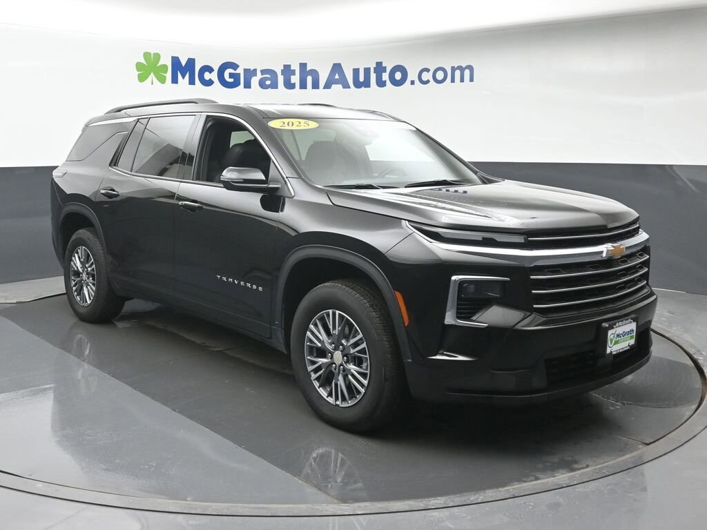 Used 2025 Chevrolet Traverse LT SUV