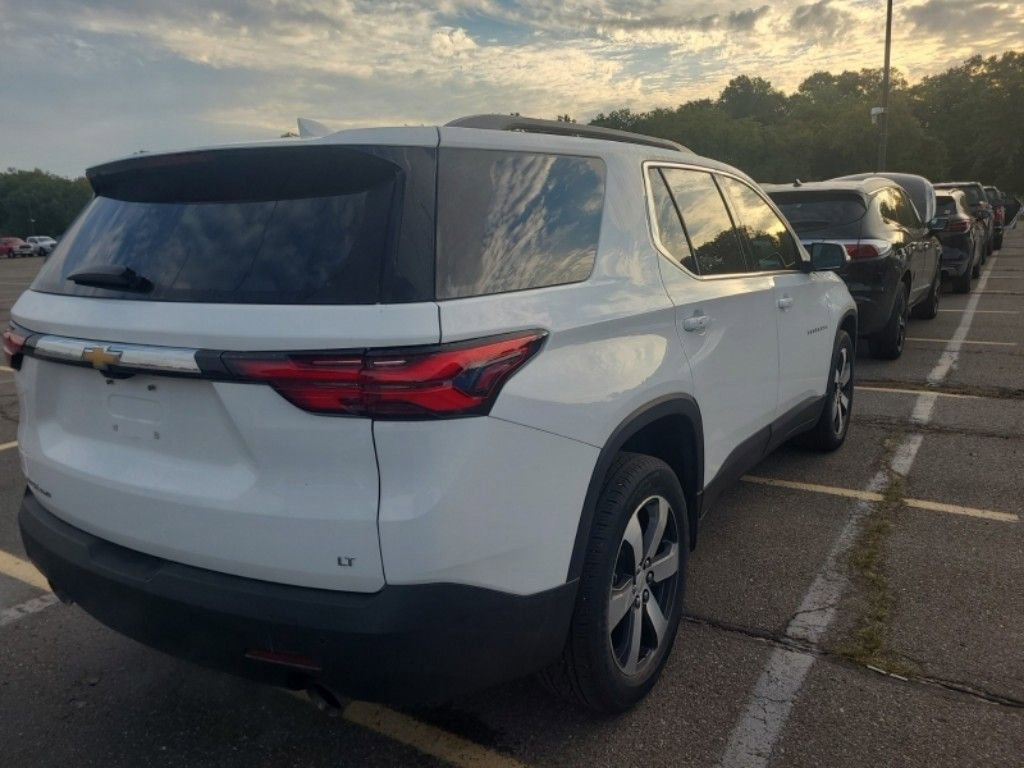 2023 Chevrolet Traverse Leather photo 2