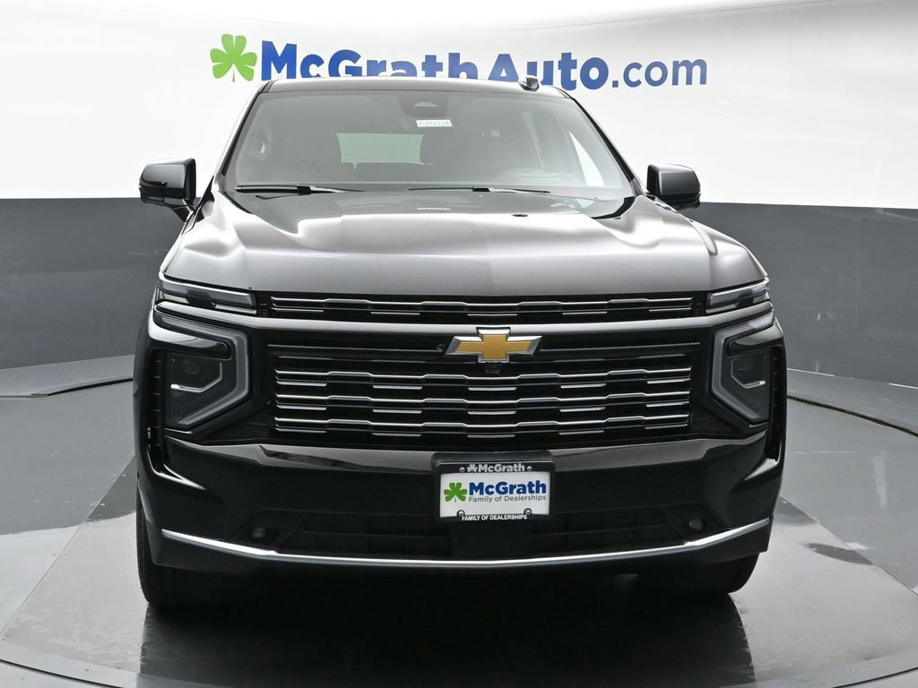 2025 Chevrolet Suburban High Country photo 3