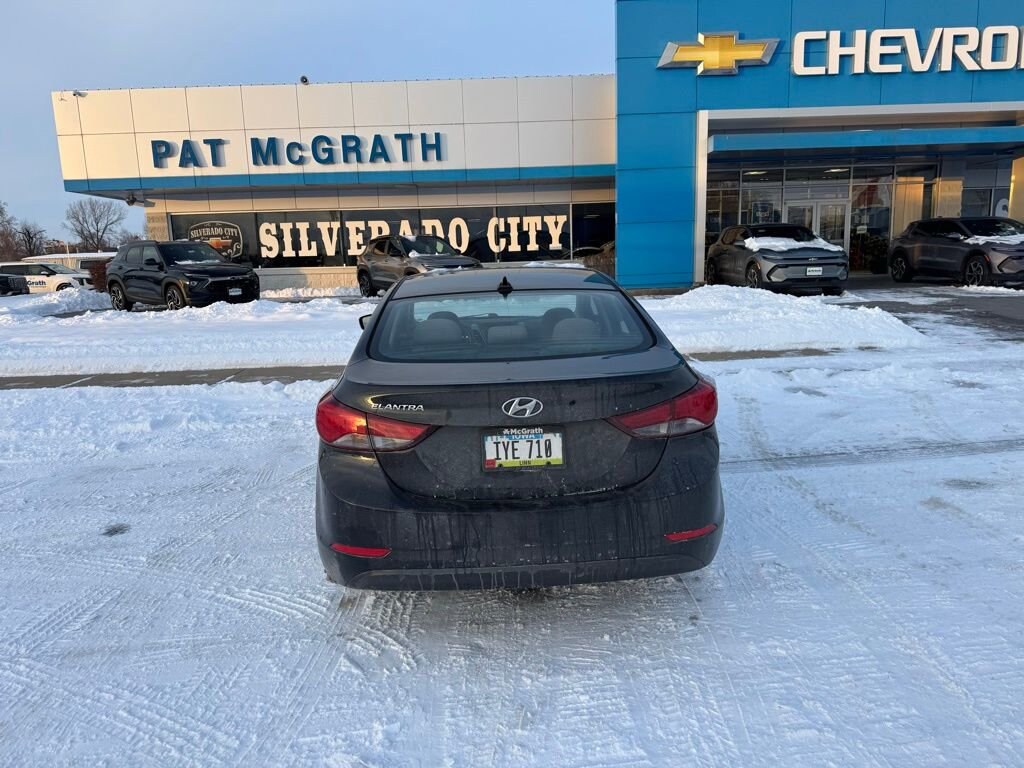 Used 2016 Hyundai Elantra SE Sedan