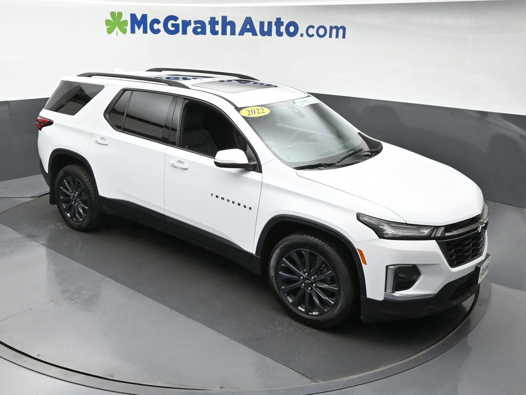 2022 Chevrolet Traverse RS photo 2