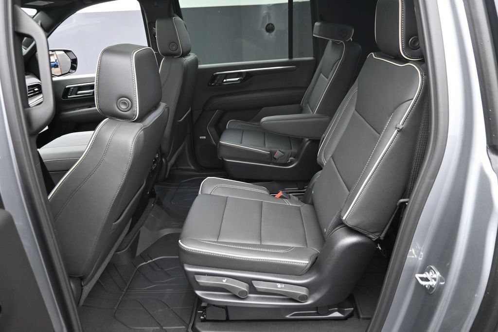 2026 Chevrolet Suburban Premier - Photo 16