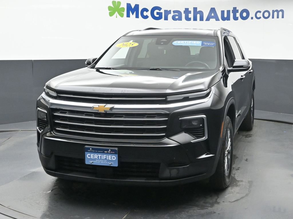2025 Chevrolet Traverse photo 2
