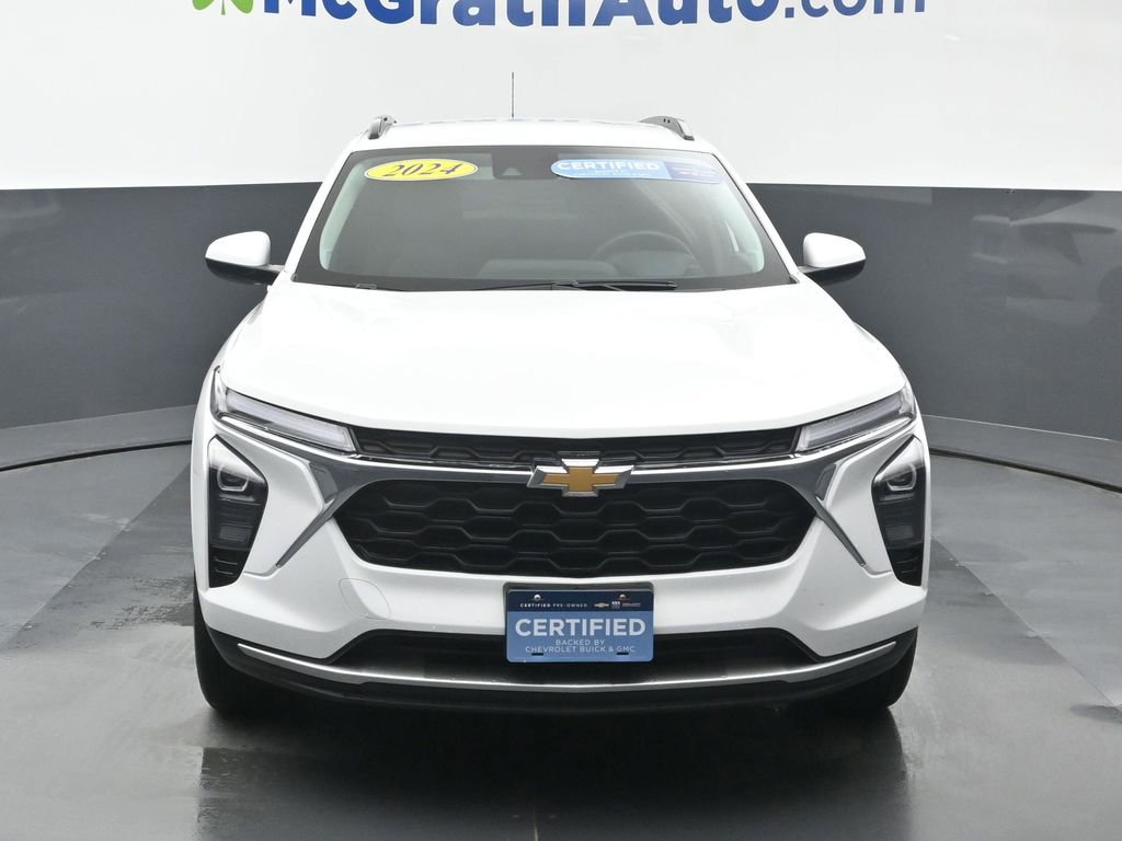 2024 Chevrolet Trax LT photo 2