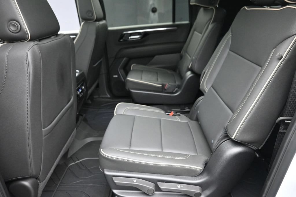 2026 Chevrolet Suburban Premier - Photo 16