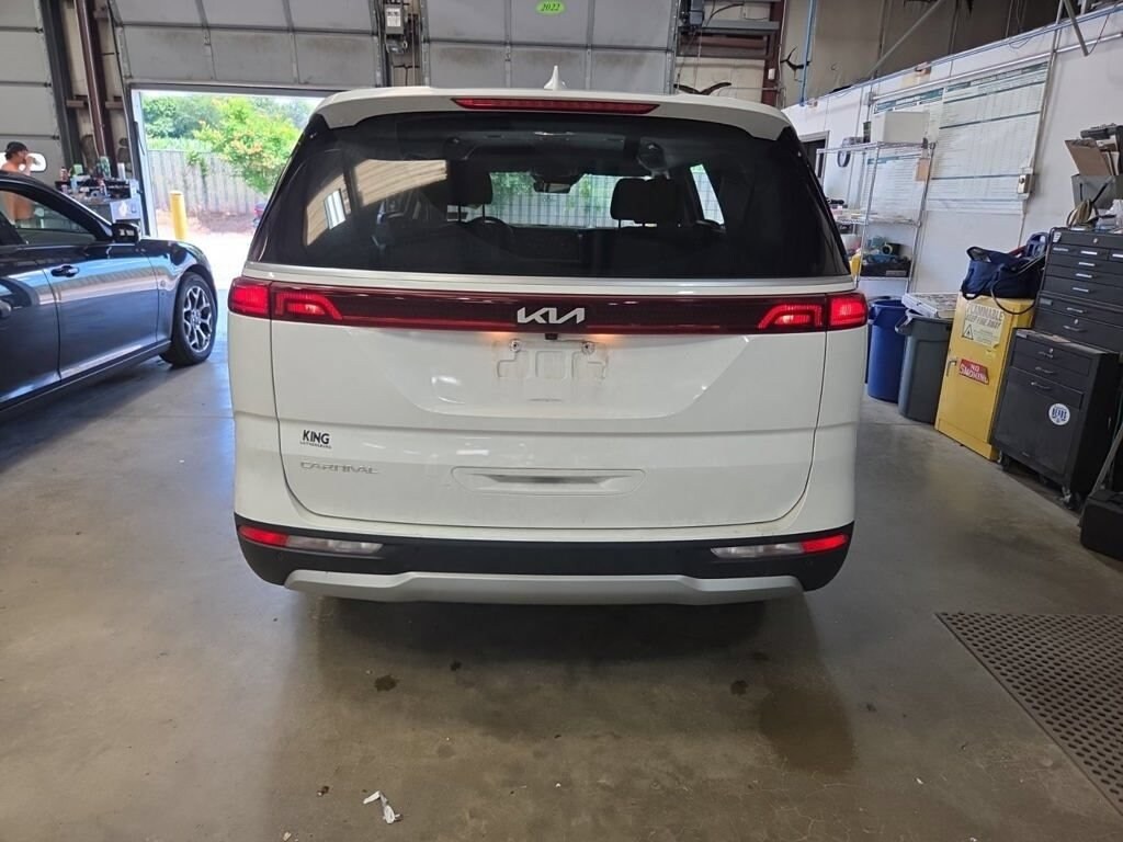 Used 2024 Kia Carnival LX MPV