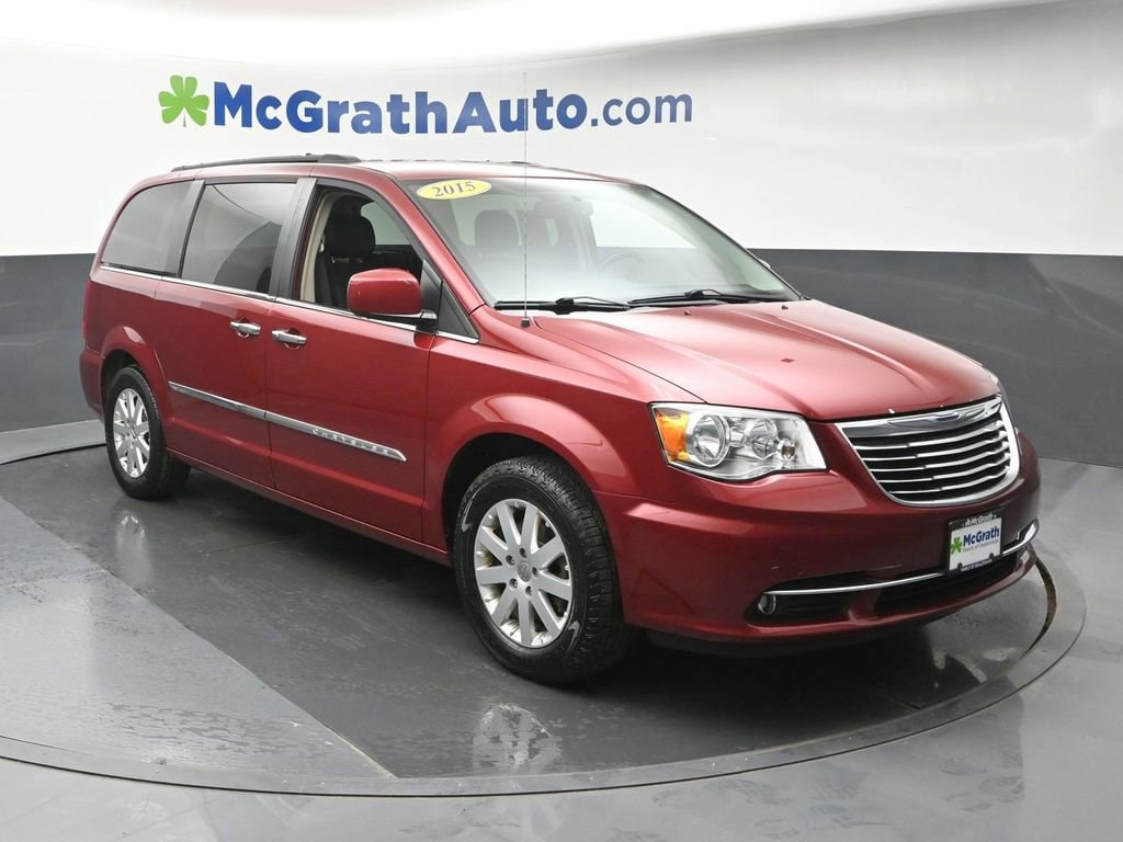 Used 2015 Chrysler Town & Country Touring with VIN 2C4RC1BG9FR752700 for sale in Cedar Rapids, IA